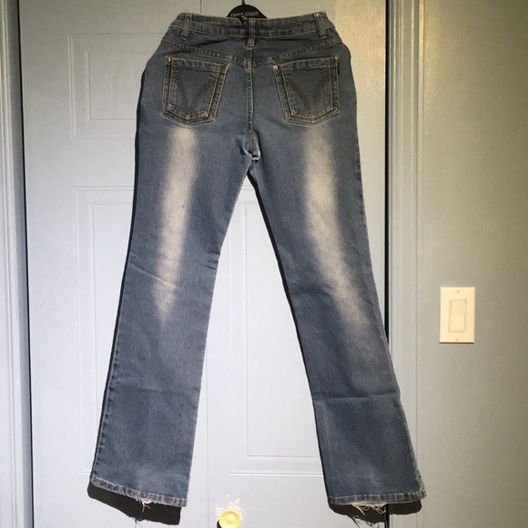 Blue Jeans - Picture 4 of 10